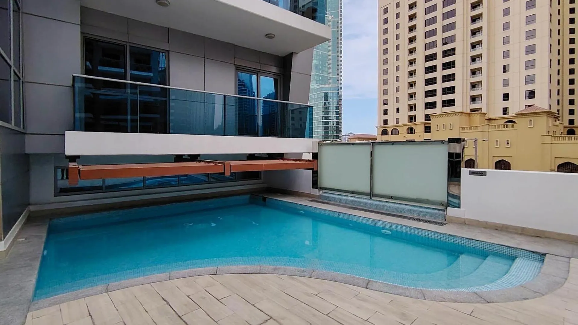 Frank Porter - Jwl Tower 2 Dubai United Arab Emirates