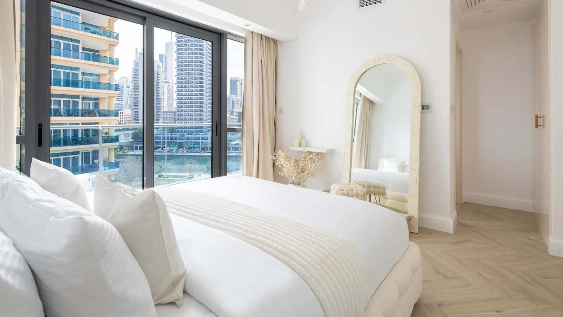 Frank Porter - Jwl Tower 2 Dubai Apartment